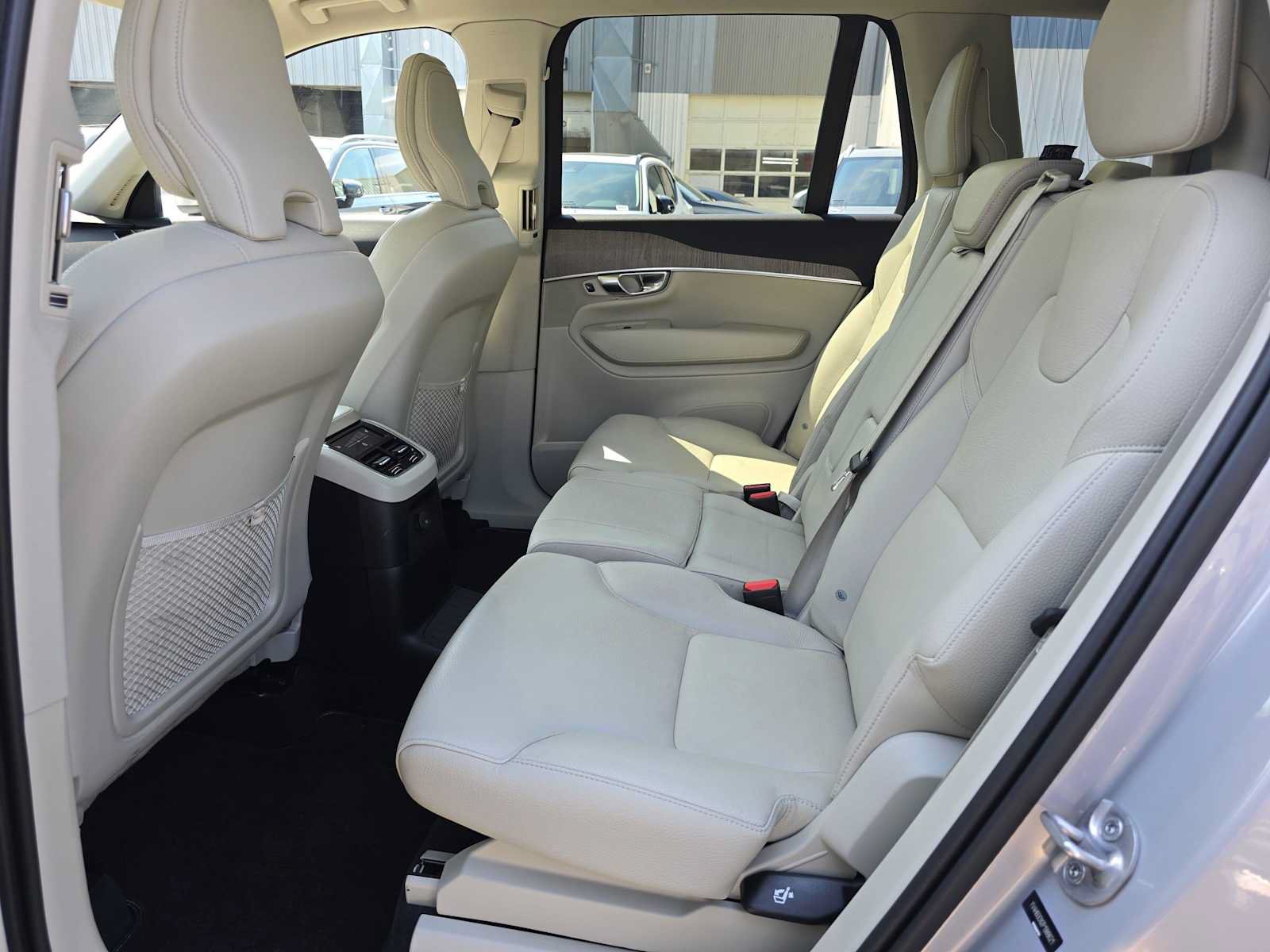 Certified 2023 Volvo XC90 T8 Plus AWD/4WD image 16