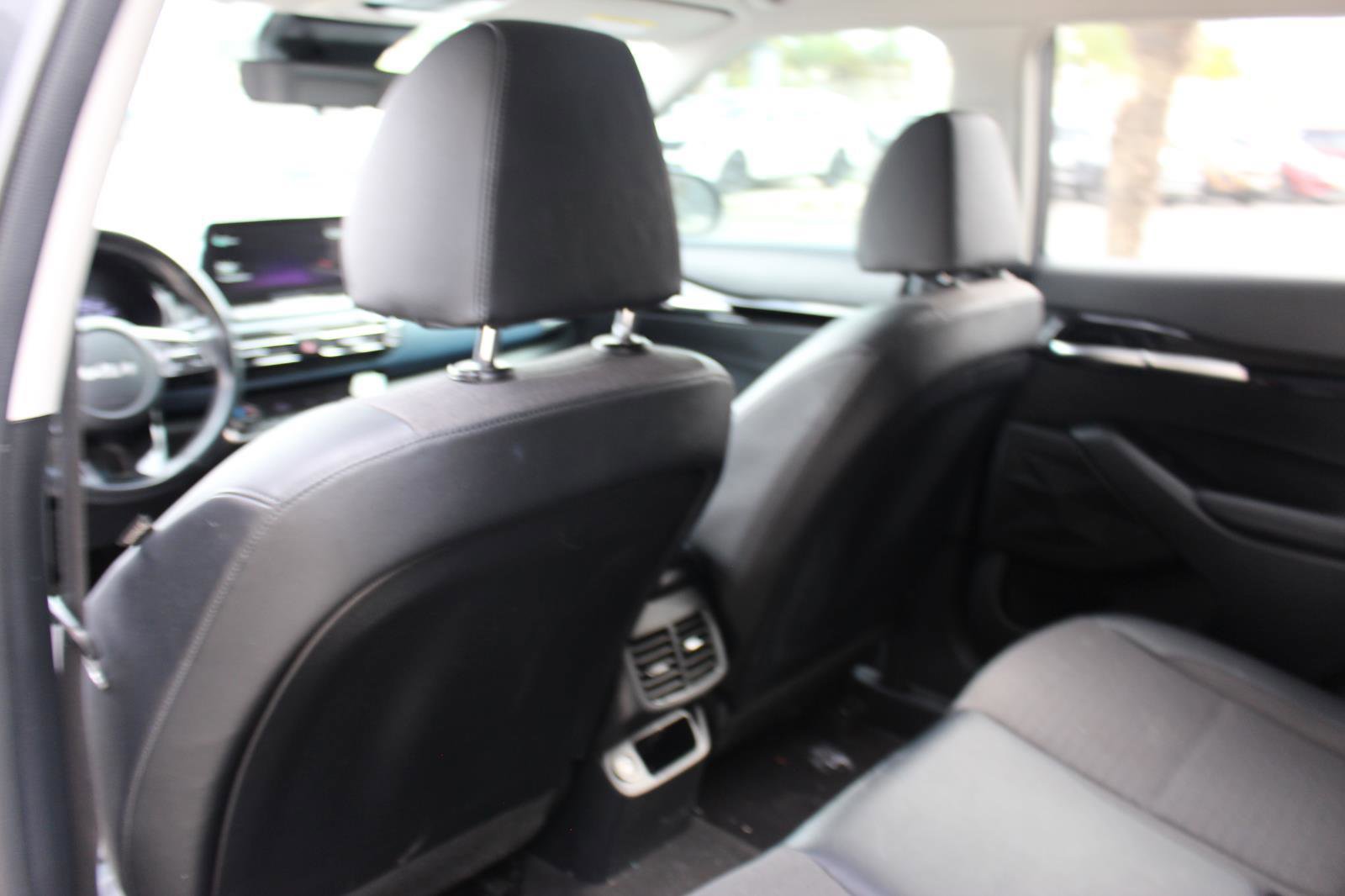 Certified 2022 Kia Seltos S image 32