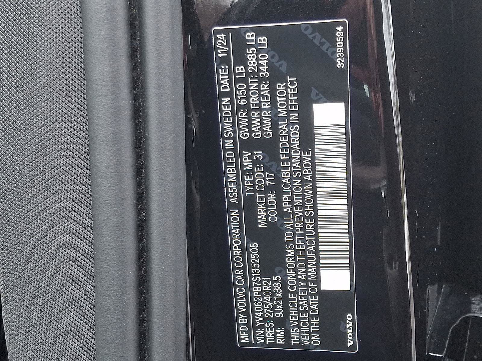 Certified 2025 Volvo XC90 B6 Plus image 28