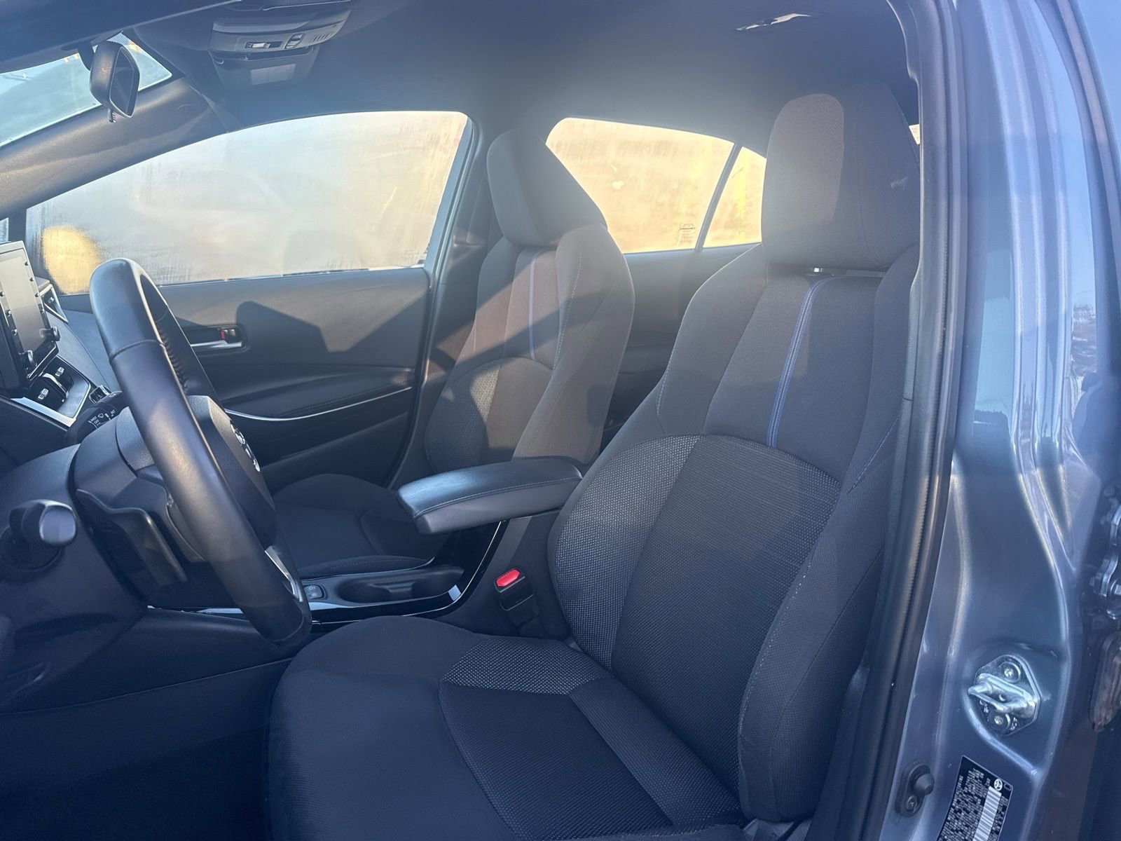 Used 2022 Toyota Corolla SE w/ Carpet Mat Package (TMS) image 10