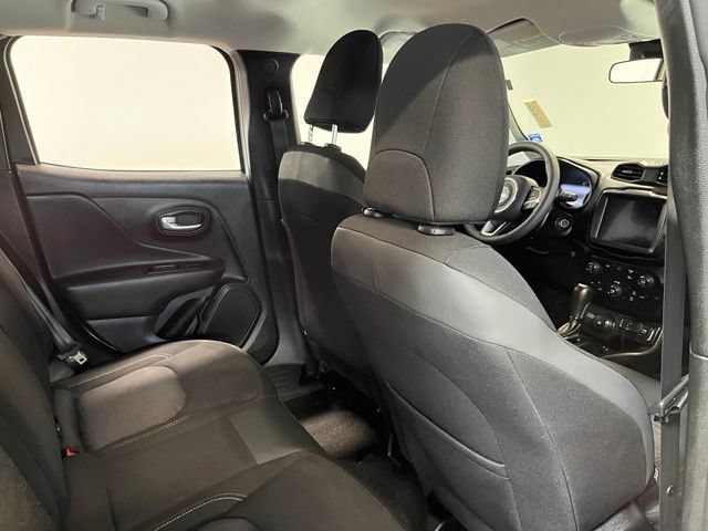 Used 2023 Jeep Renegade Latitude AWD/4WD image 14