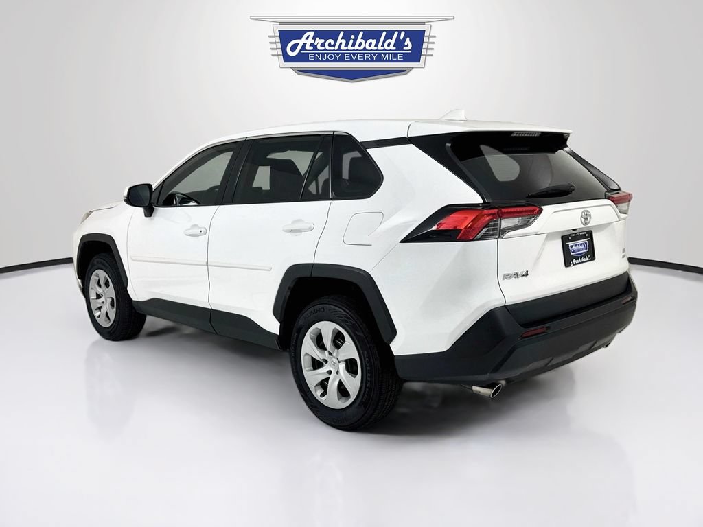 Used 2023 Toyota RAV4 LE AWD/4WD image 5