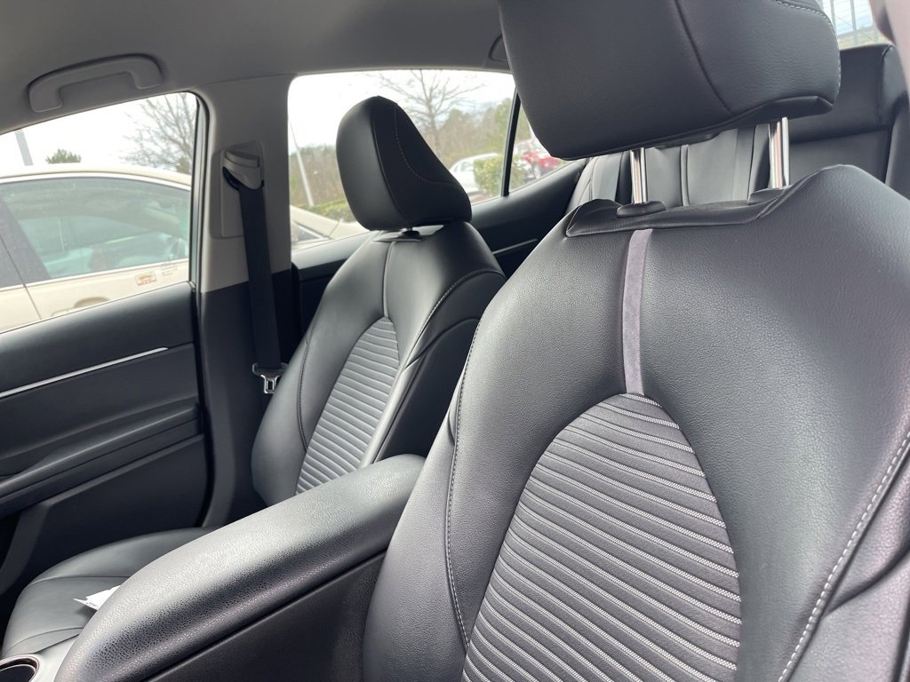 Used 2018 Toyota Camry SE image 8