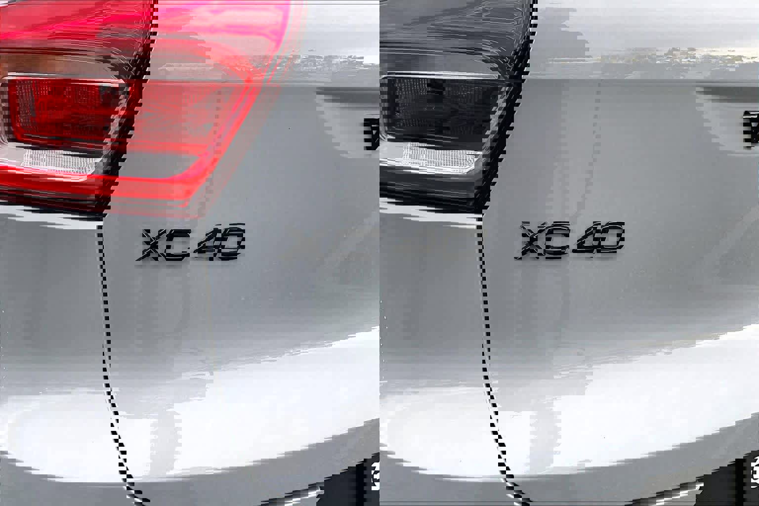 New 2026 Volvo XC40 B5 Ultra w/ Protection Package Premier image 6