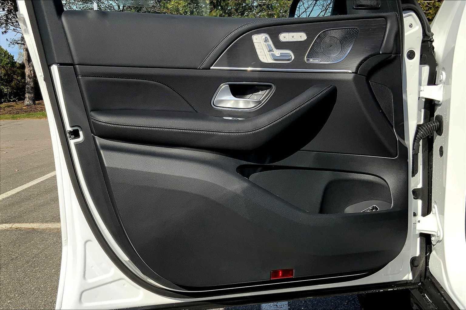 New 2026 Mercedes-Benz GLS 450 4MATIC image 14