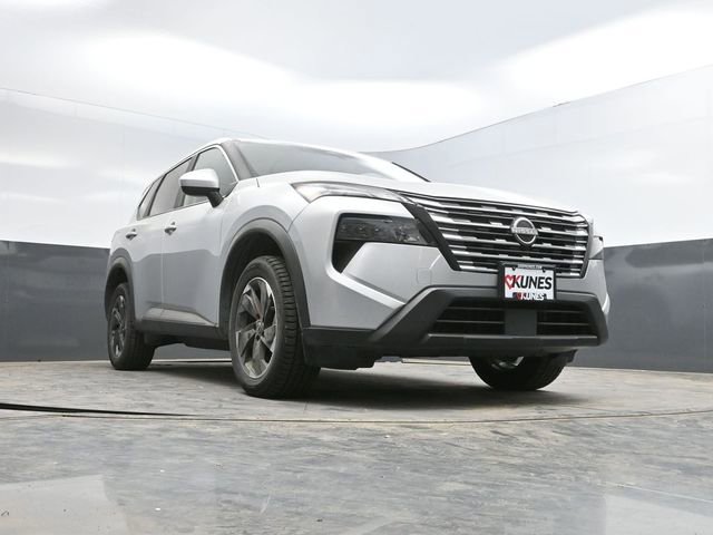Used 2025 Nissan Rogue SV AWD/4WD image 45