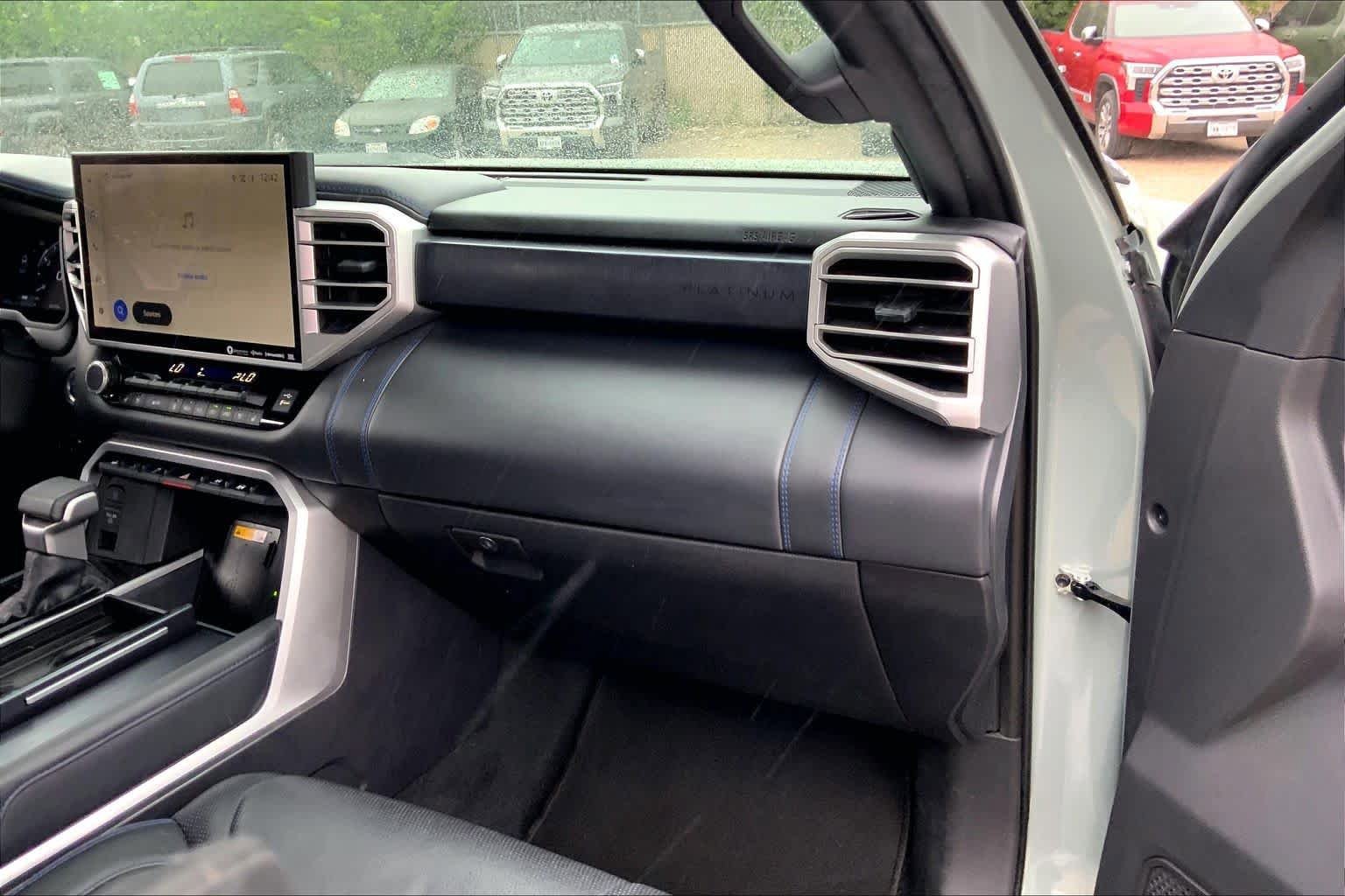 Used 2024 Toyota Tundra Platinum AWD/4WD image 19