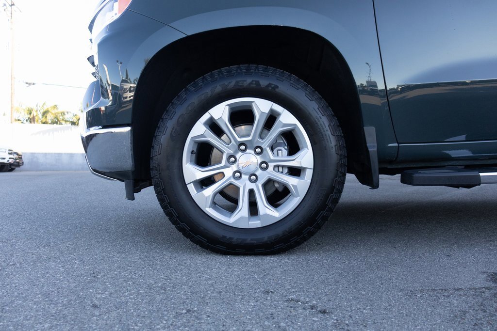 Used 2025 Chevrolet Silverado 1500 LTZ w/ LTZ Premium Package image 9