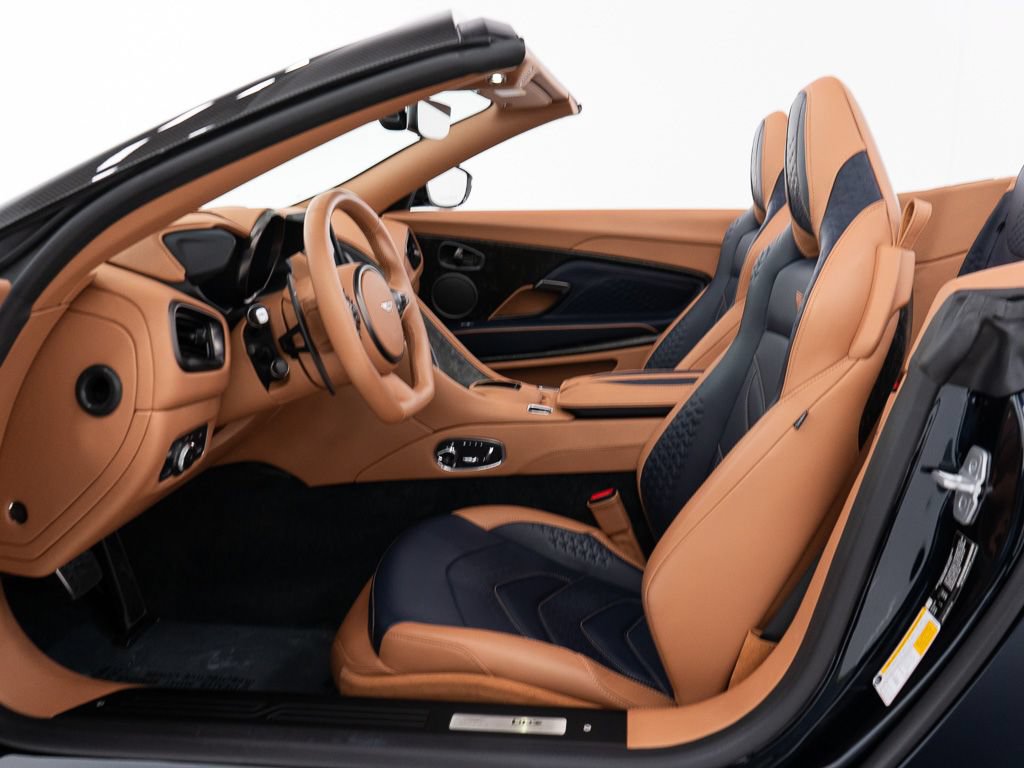 Used 2023 Aston Martin DBS Superleggera Volante RWD image 23