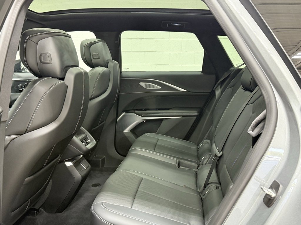 Used 2024 Cadillac Lyriq Sport image 25