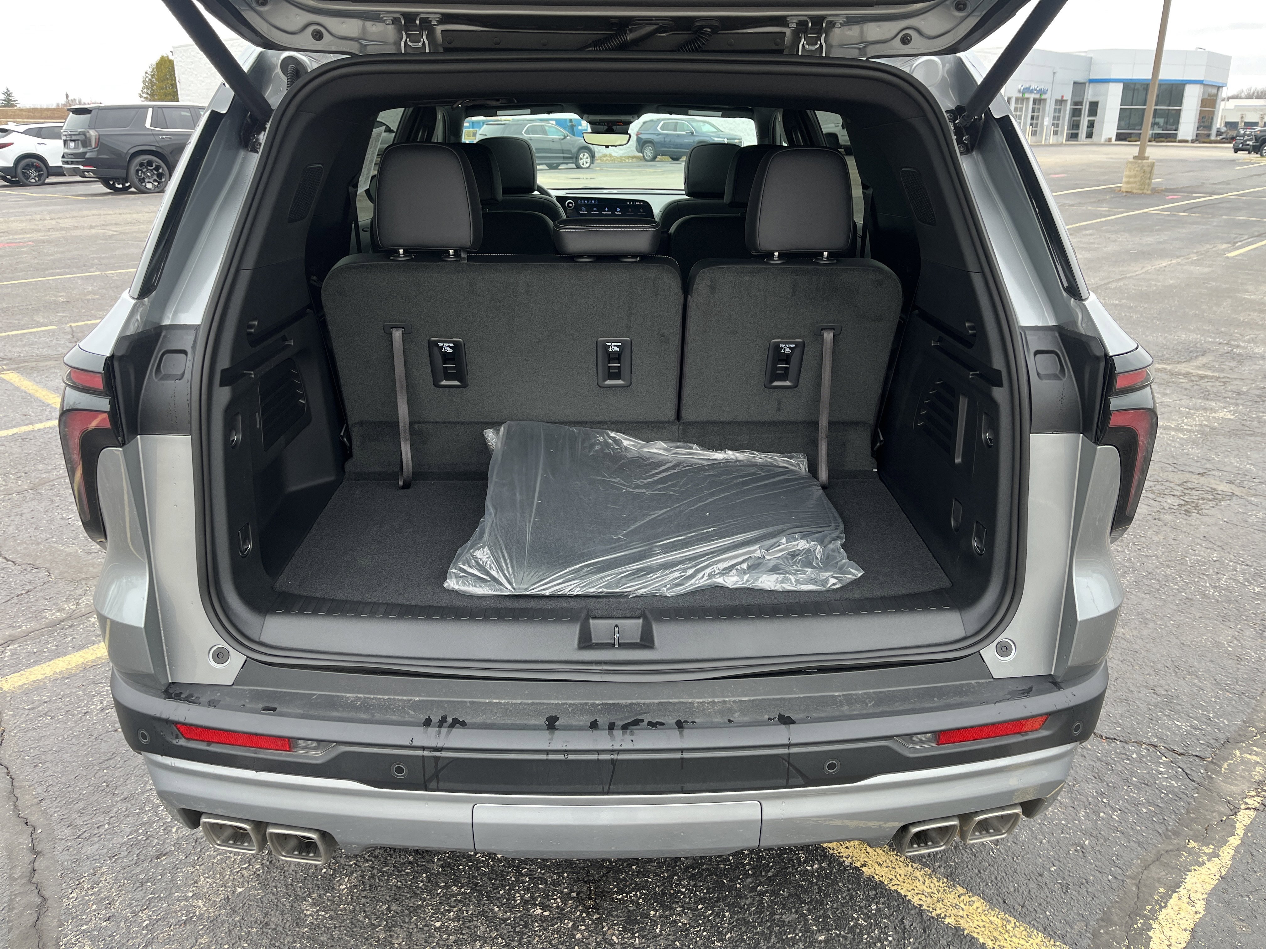 Used 2026 Chevrolet Traverse LT w/ Sun and Wheel Package image 18