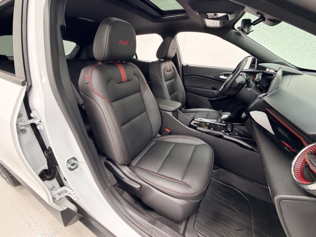 Certified 2024 Chevrolet Trax RS w/ Sunroof Package FWD image 25