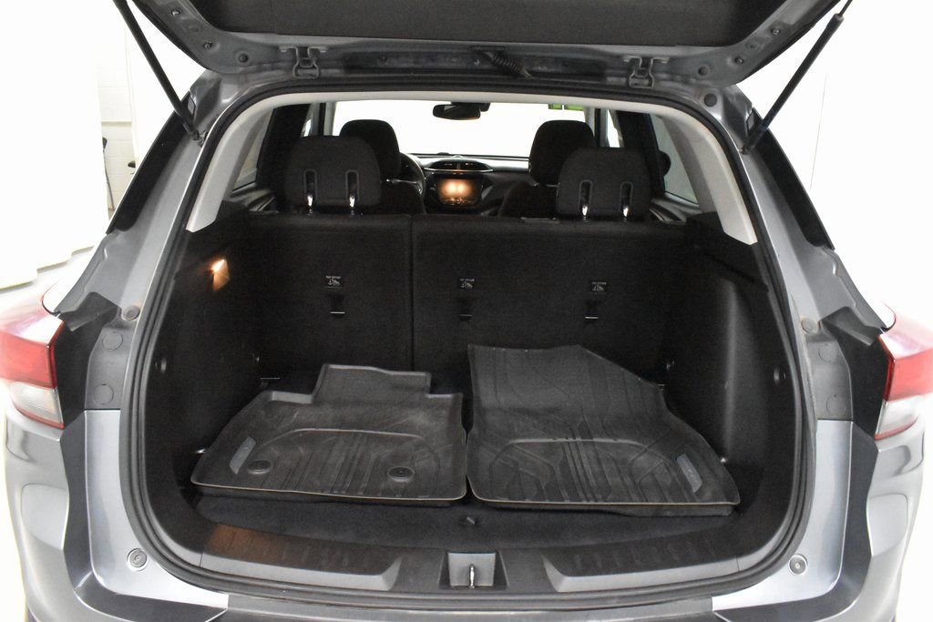 Used 2021 Chevrolet TrailBlazer LT w/ Convenience Package image 11
