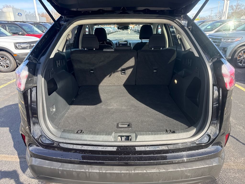 Used 2024 Ford Edge SE image 12