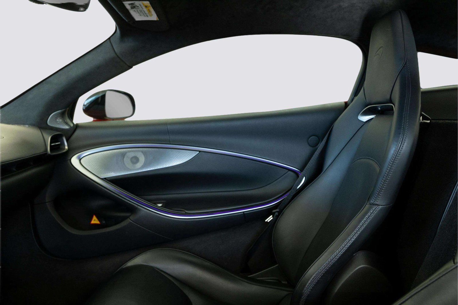Used 2023 McLaren Artura RWD image 13