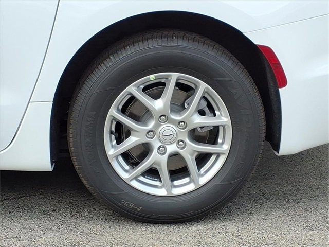 New 2026 Chrysler Voyager LX image 8