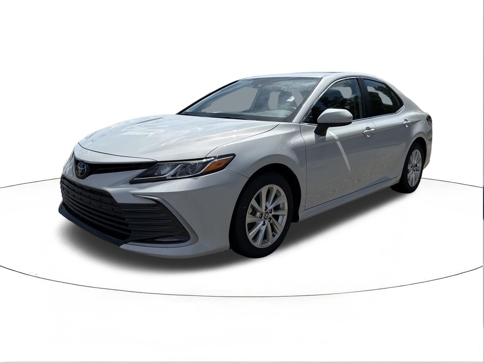 Used 2023 Toyota Camry LE FWD image 7