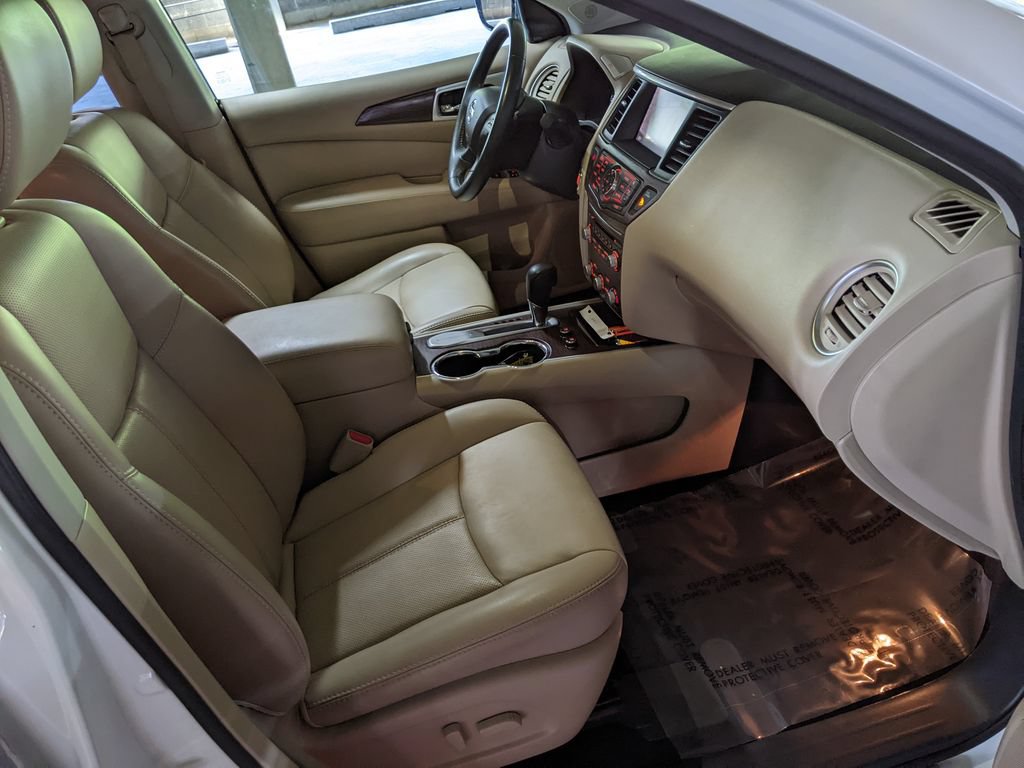 Used 2017 Nissan Pathfinder Platinum FWD image 23
