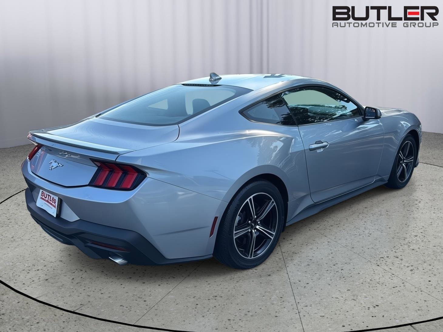 Used 2024 Ford Mustang Premium image 5