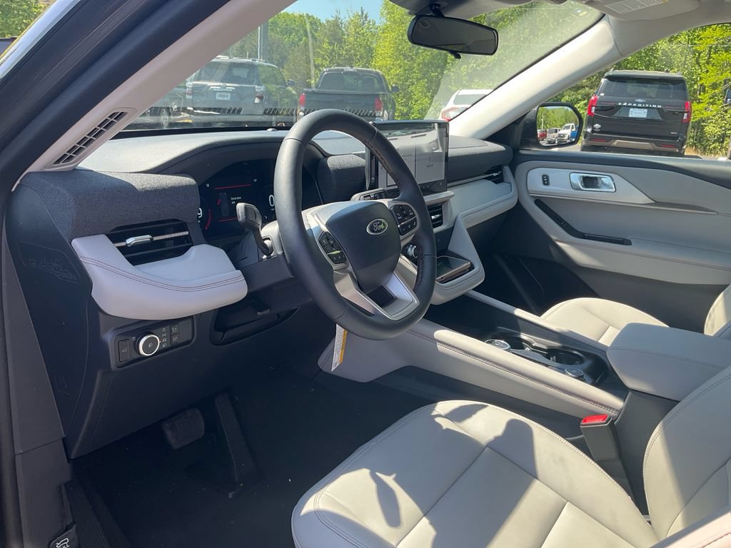 New 2026 Ford Explorer Active w/ Active Comfort Package RWD image 15