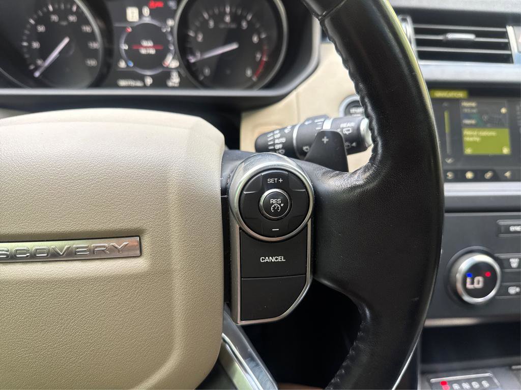 Used 2018 Land Rover Discovery SE image 41