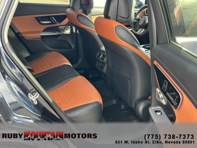 Used 2024 Mercedes-Benz GLC 300 4MATIC image 23