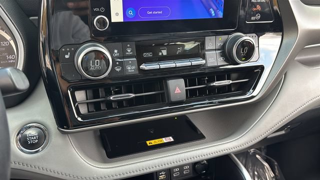 Used 2023 Toyota Highlander XLE FWD image 31