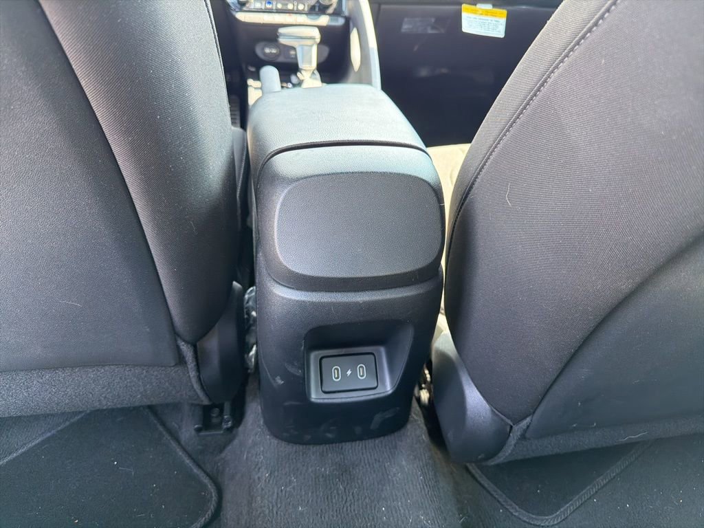 Certified 2025 Hyundai Elantra Sport image 16