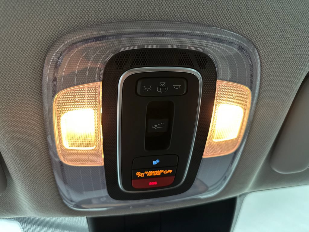 Used 2025 Hyundai Elantra Limited FWD image 31