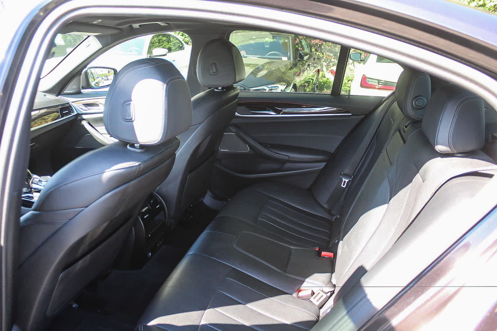Used 2023 BMW 530i w/ Premium Package RWD image 17