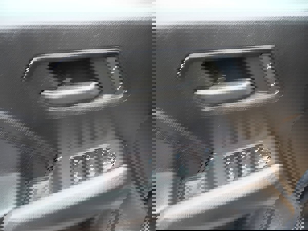 Used 2023 Chevrolet Colorado W/T image 15