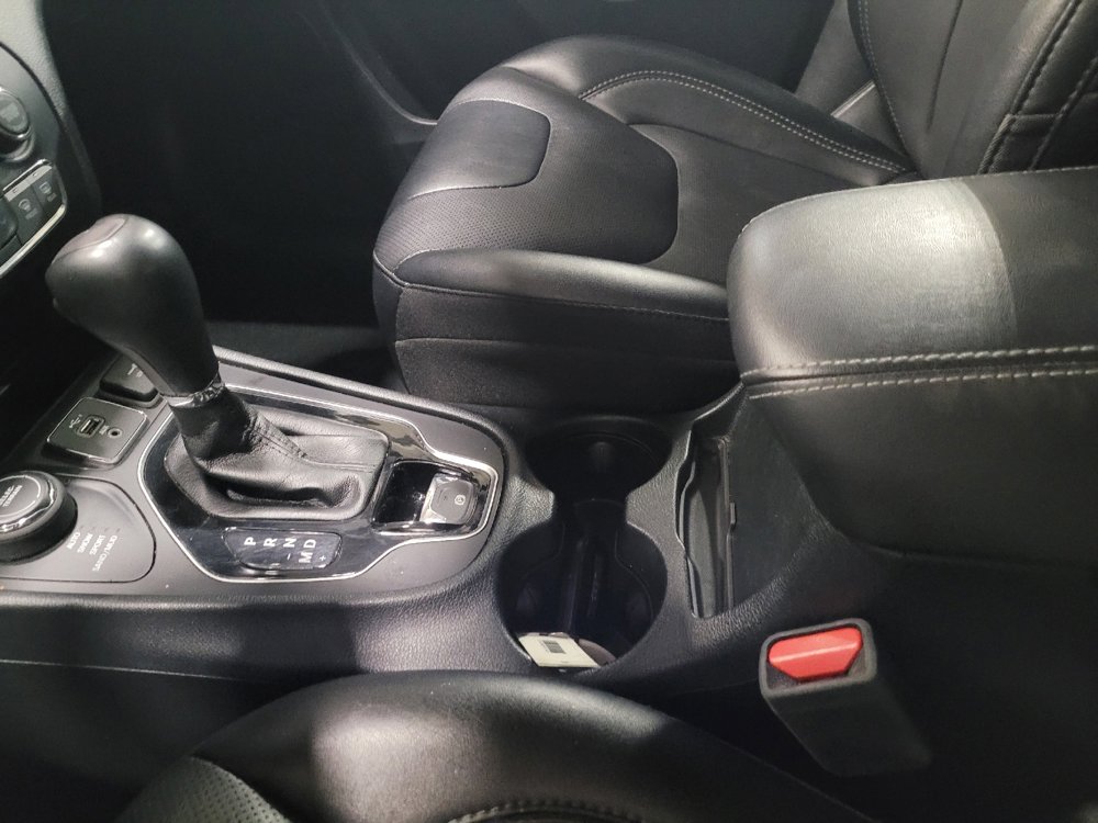 Used 2023 Jeep Cherokee Altitude Lux image 26