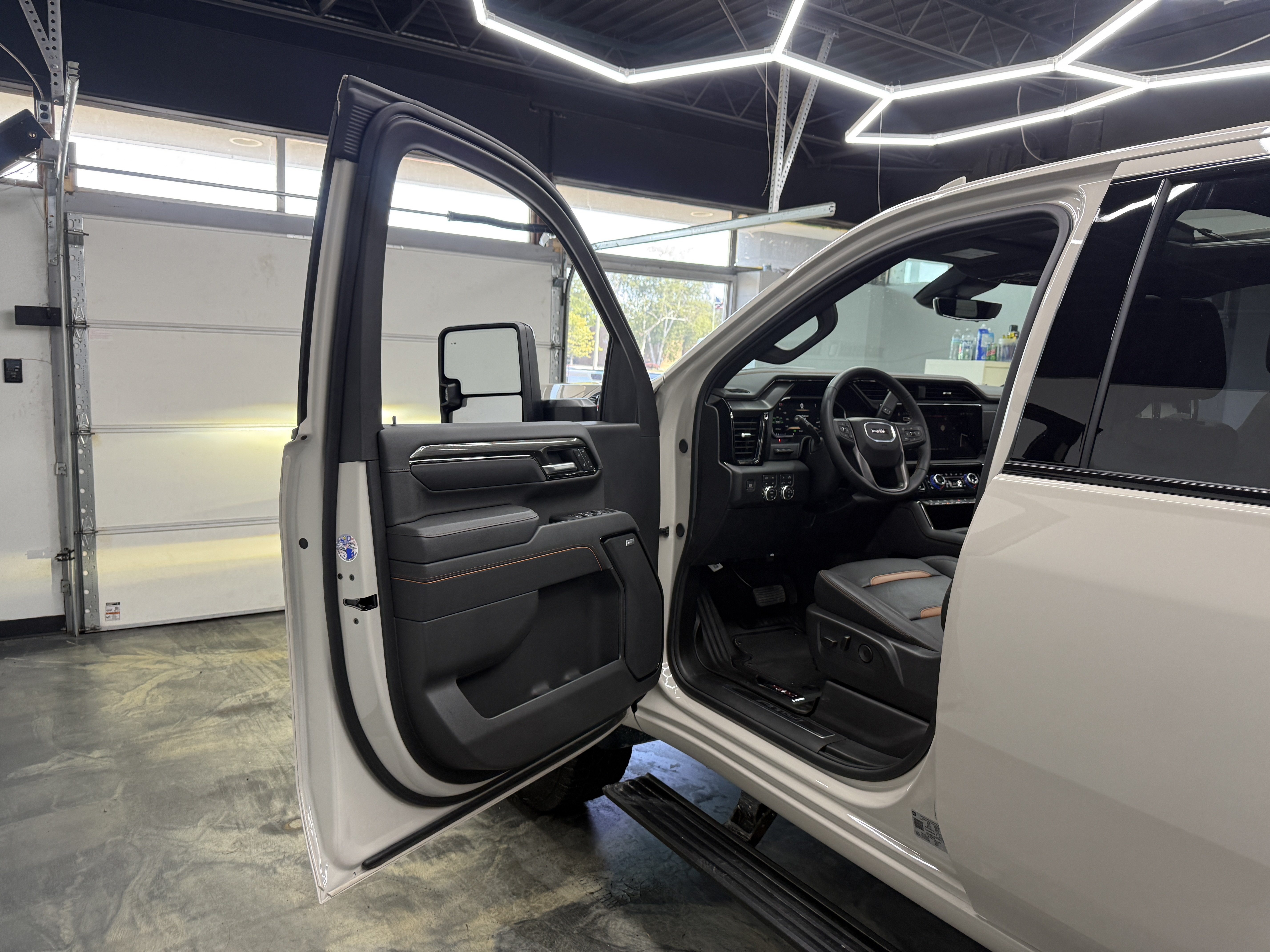 Used 2026 GMC Sierra 2500 AT4 w/ AT4 Premium Plus Package AWD/4WD image 8