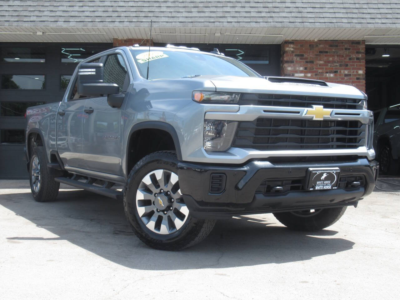 Used 2025 Chevrolet Silverado 2500 Custom w/ Custom Value Package AWD/4WD image 1