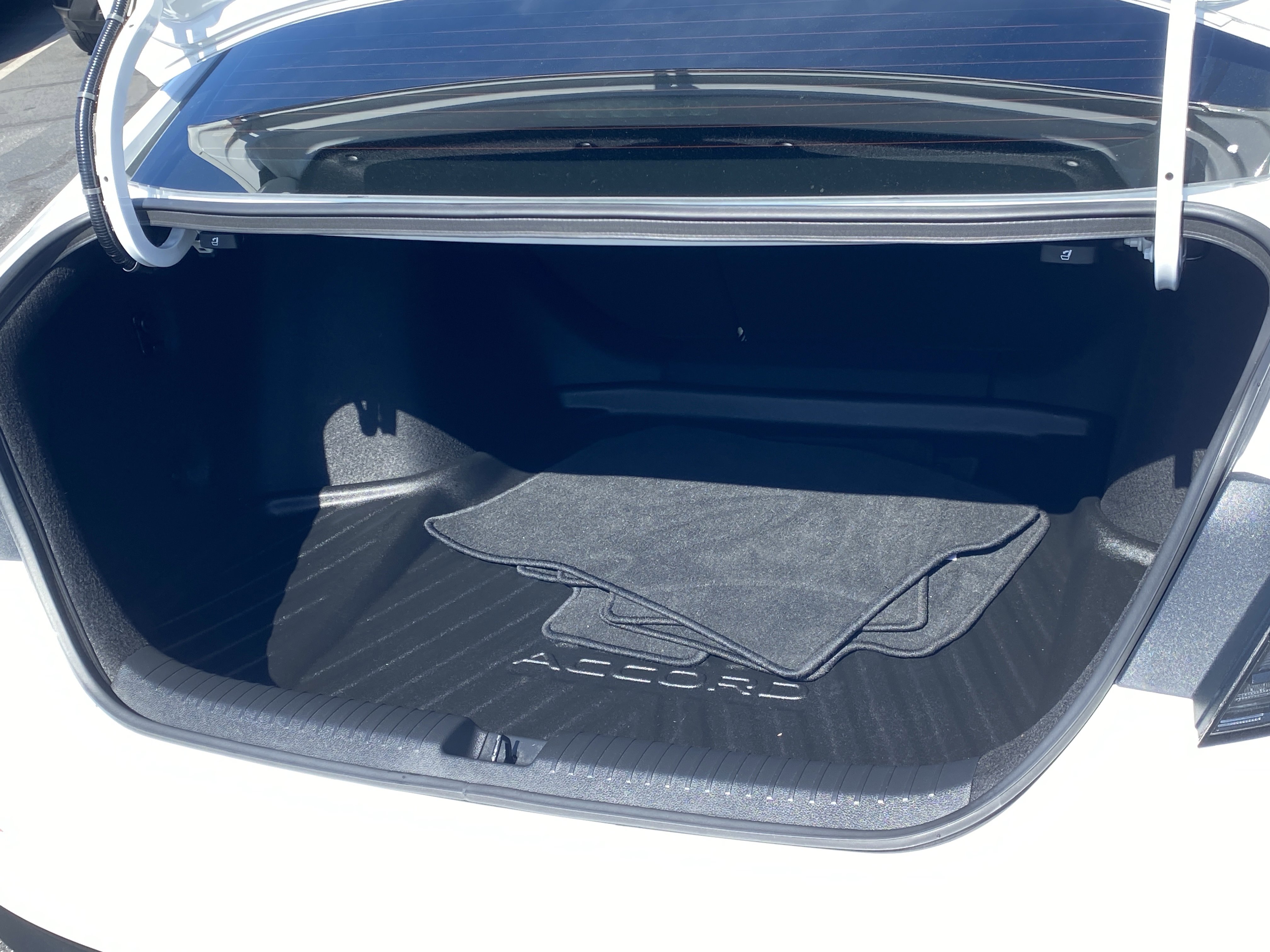 Used 2025 Honda Accord SE image 12