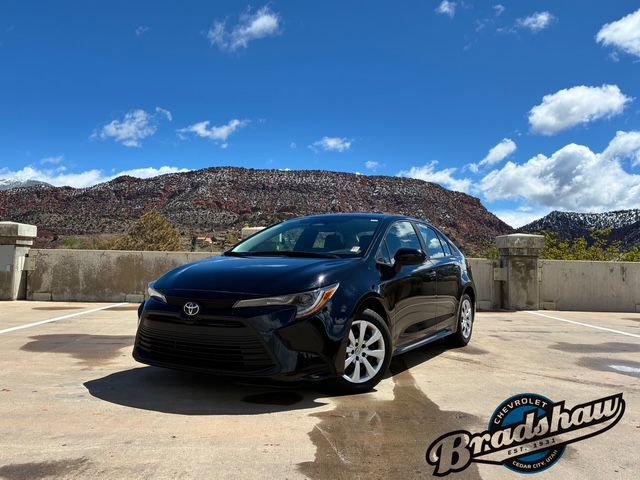 Used 2024 Toyota Corolla LE FWD image 1