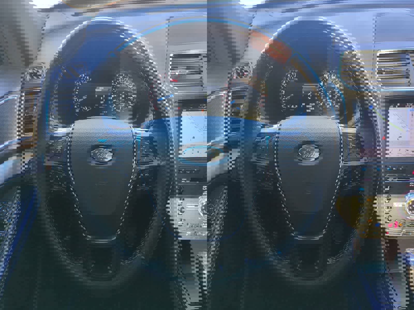 Used 2017 Ford Explorer Platinum image 26