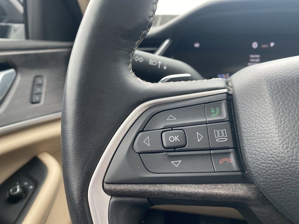 Used 2022 Jeep Grand Cherokee L Limited w/ Luxury Tech Group II image 11