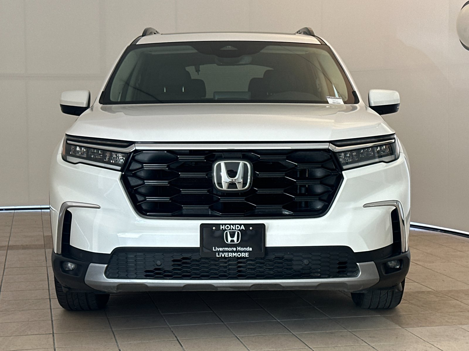 Used 2024 Honda Pilot Touring image 9