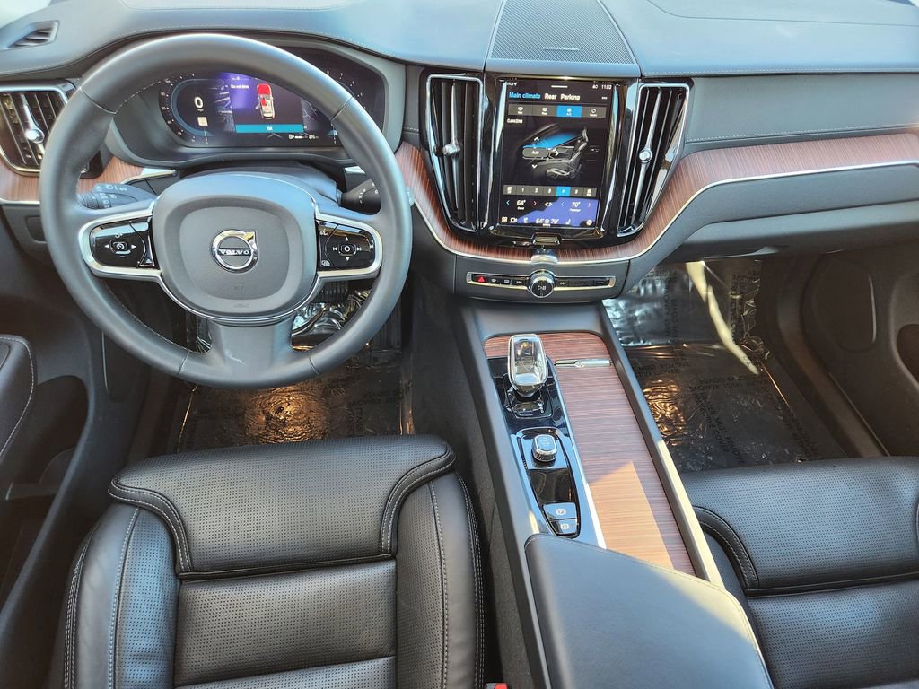 Used 2023 Volvo XC60 B6 Ultimate w/ Climate Package image 16