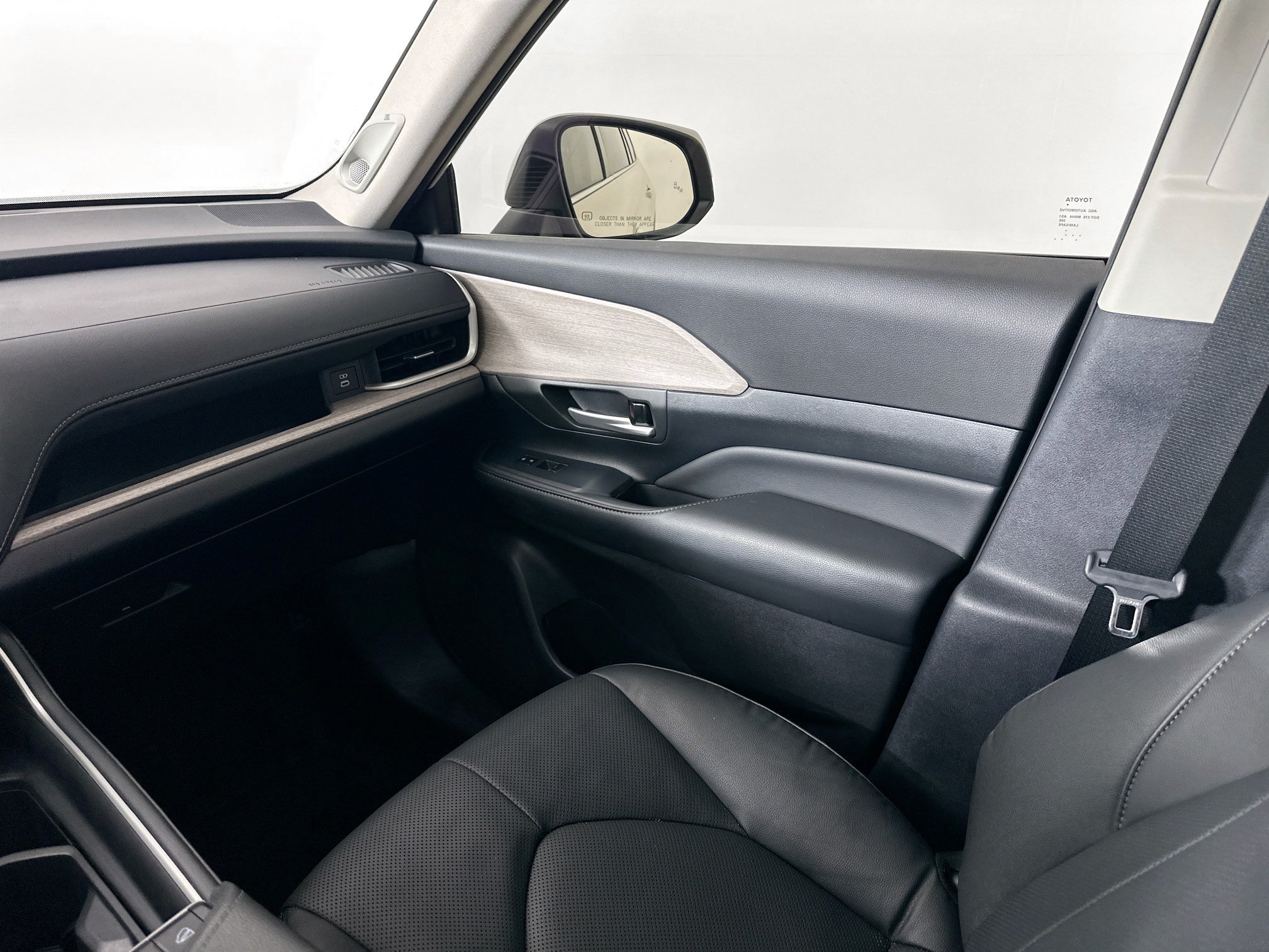 Used 2024 Toyota Grand Highlander AWD image 31