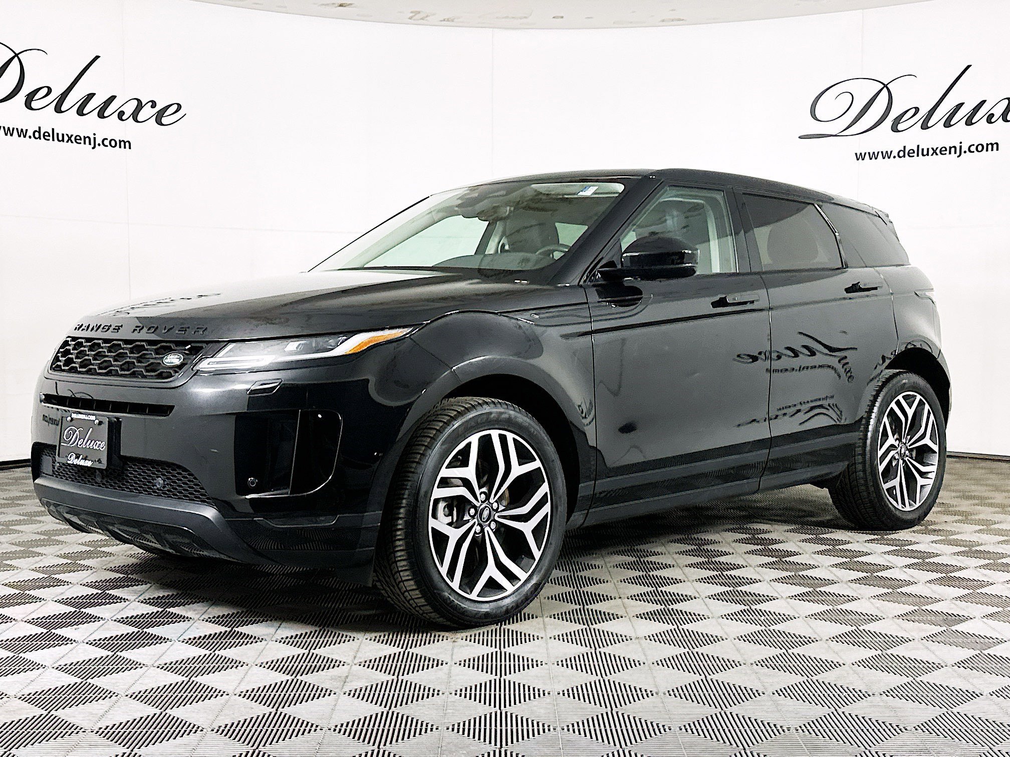 Used 2023 Land Rover Range Rover Evoque SE AWD/4WD image 3