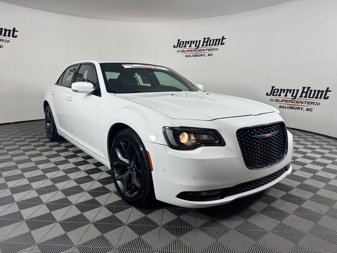 Used 2023 Chrysler 300 S RWD image 6