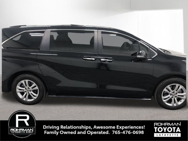 Used 2022 Toyota Sienna Platinum image 8