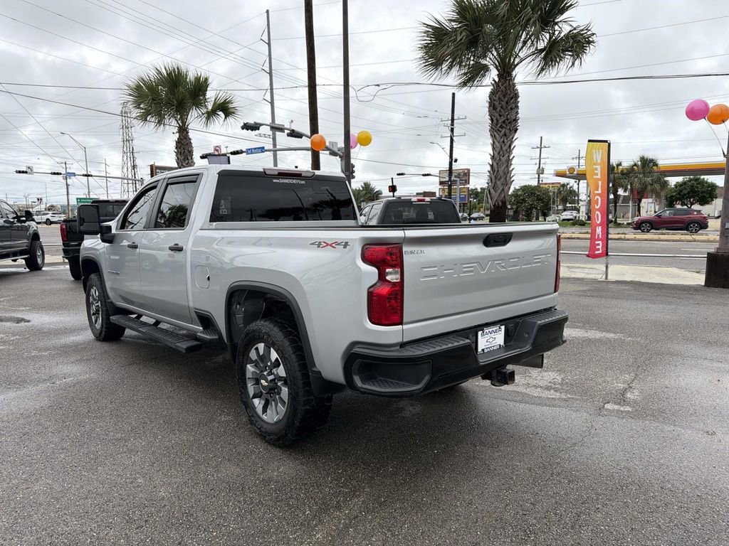 Used 2022 Chevrolet Silverado 2500 Custom w/ Custom Convenience Package AWD/4WD image 6