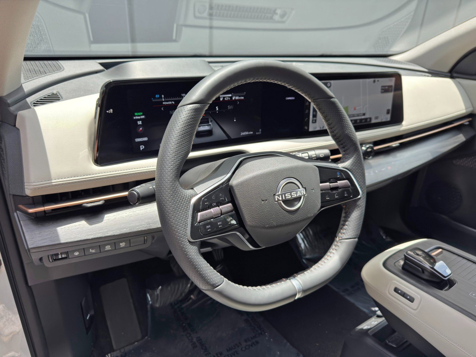 Used 2023 Nissan Ariya AWD image 12
