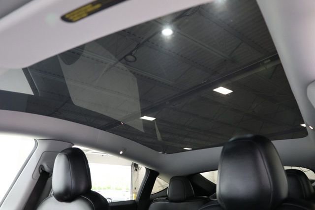 Used 2021 Tesla Model Y Long Range image 25