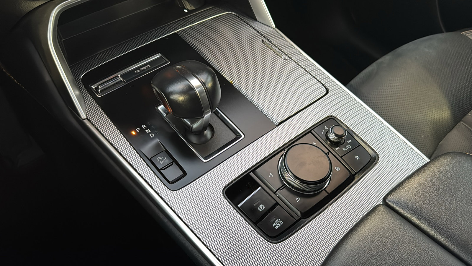 Certified 2025 MAZDA CX-70 3.3 Turbo w/ Preferred Package image 29