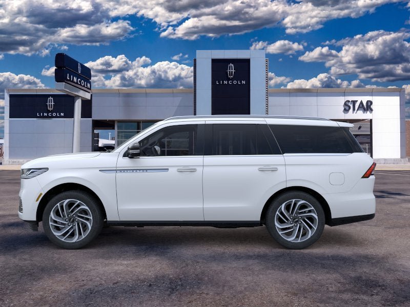 New 2026 Lincoln Navigator Reserve AWD/4WD image 3
