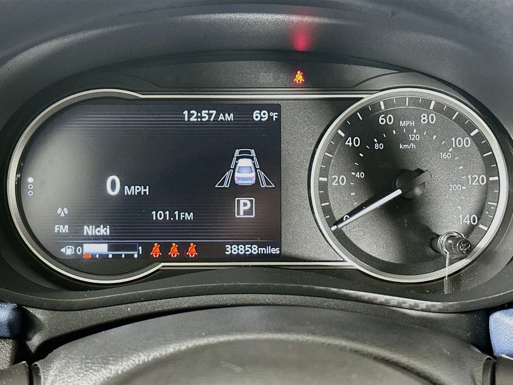 Used 2025 Nissan Versa SV FWD image 19